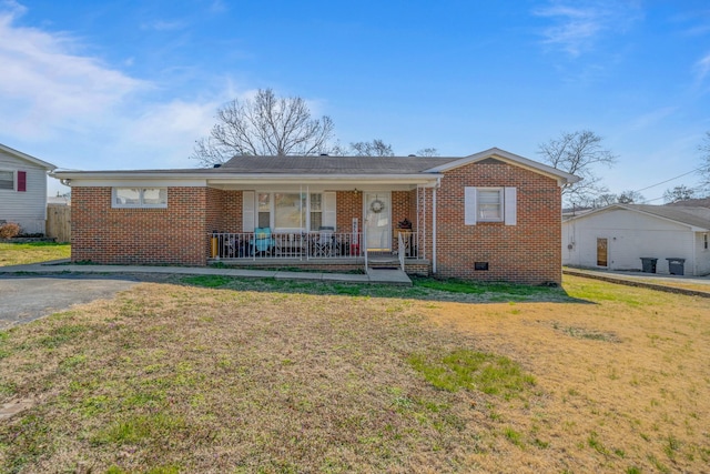 single story home with brick siding, crawl space, a porch, and a front yard