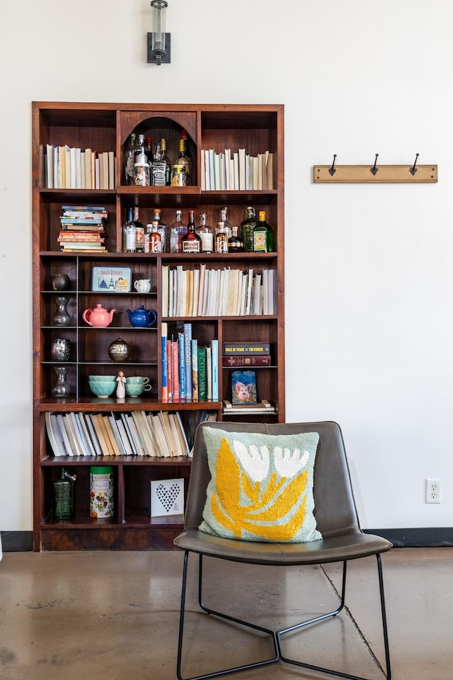 sitting room with baseboards