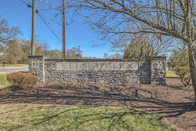 view of community / neighborhood sign