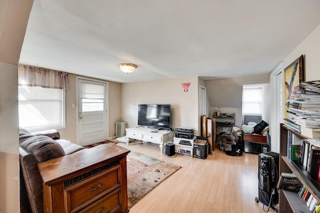 4509 Wyoming Ave, Nashville, TN 37209 - living area with wood finished floors