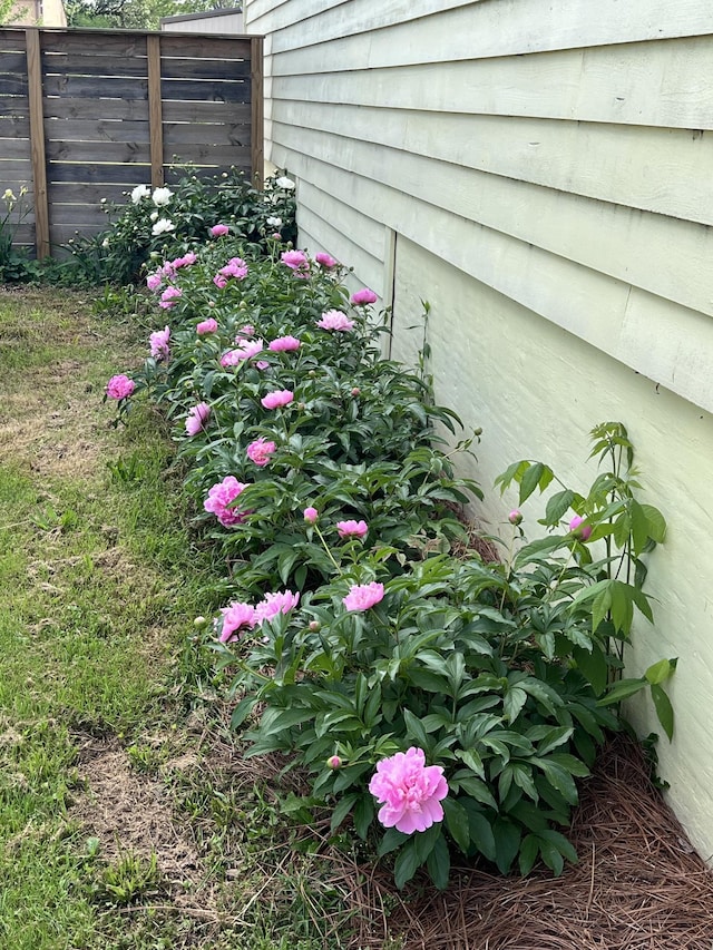 216 1st St, Monteagle, TN 37356 - details with fence