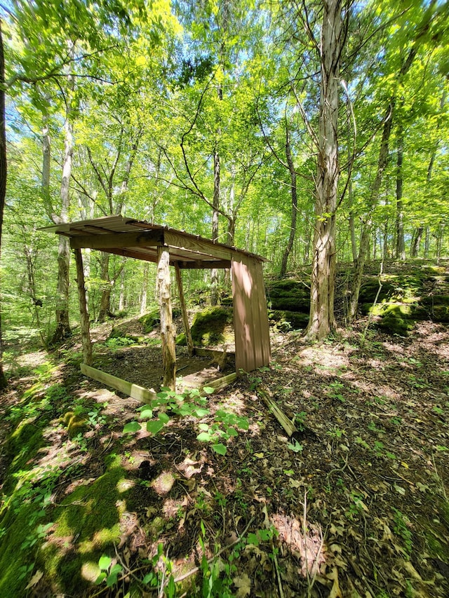 6704 Rockhouse Rd, Linden, TN 37096