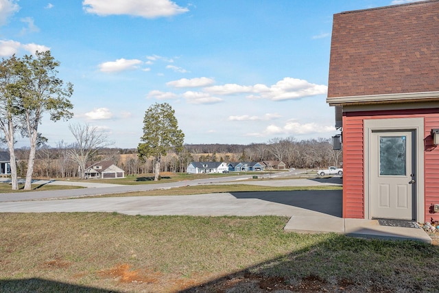 view of yard with a residential view
