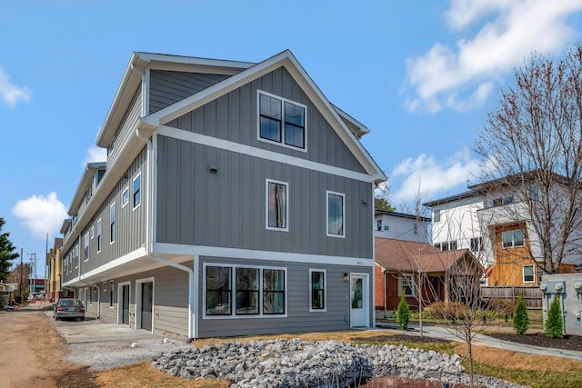 1815 Martin St Unit A, Nashville, TN 37203 - view of front facade featuring board and batten siding