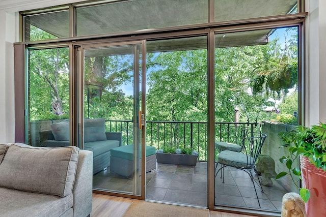 155 Harpeth Trace Smt, Nashville, TN 37221 - doorway with wood finished floors