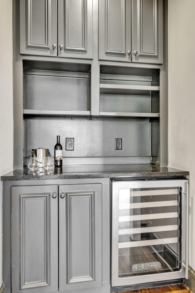 2821 Brentwood Knoll Ct, Nashville, TN 37211 - indoor dry bar featuring beverage cooler