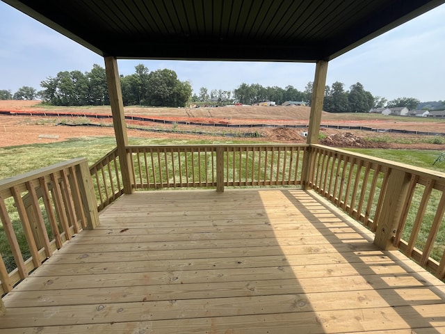 176 Cardinal Crk, Clarksville, TN 37040 - view of wooden deck