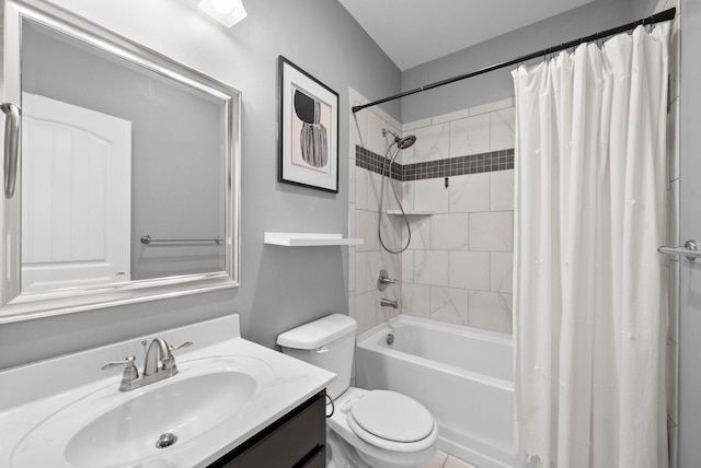 1044 Thrasher Dr, Clarksville, TN 37040 - full bath featuring toilet, vanity, and shower / bath combination with curtain