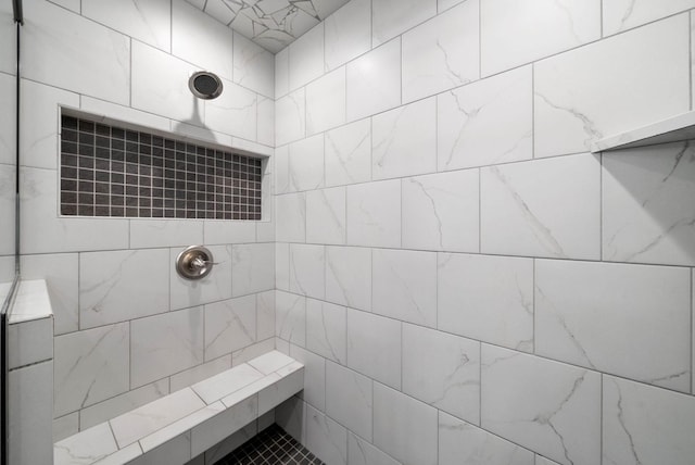 1044 Thrasher Dr, Clarksville, TN 37040 - bathroom with tiled shower