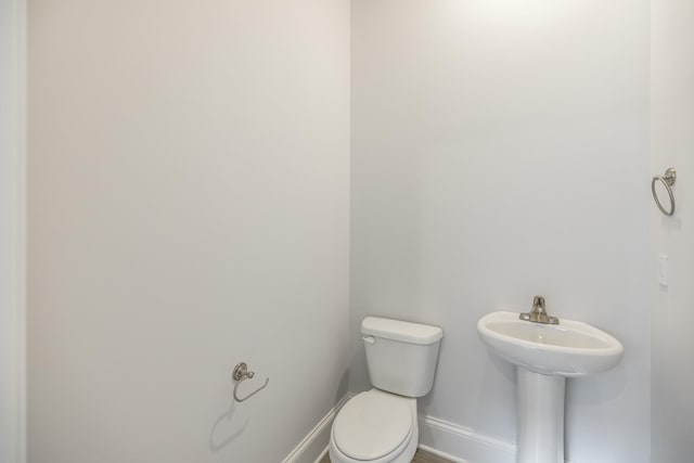 158 Oasis Dr, La Vergne, TN 37086 - bathroom featuring toilet and baseboards