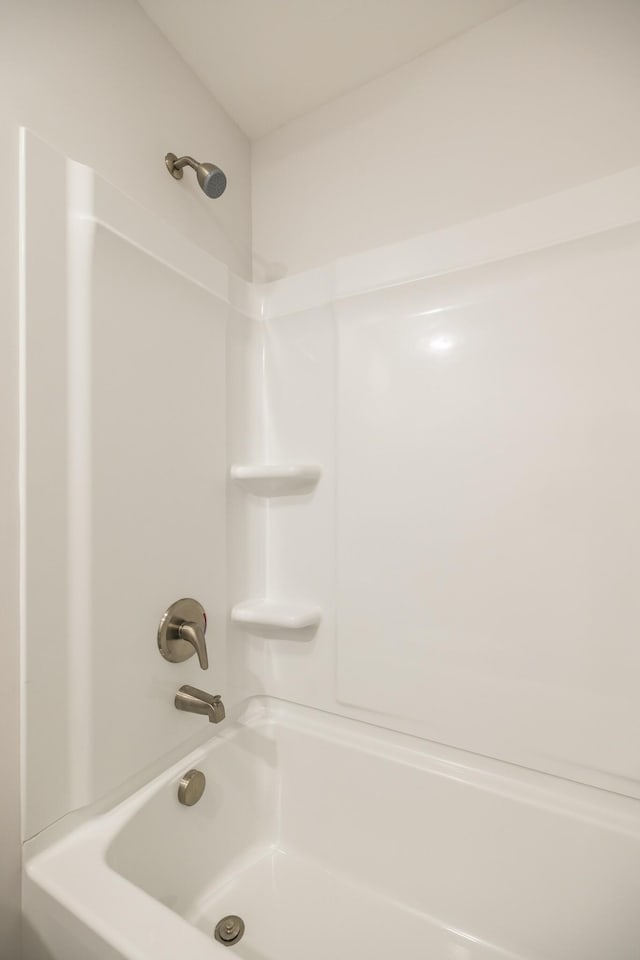 158 Oasis Dr, La Vergne, TN 37086 - full bath with bathing tub / shower combination