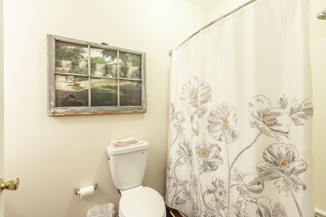 903 Churchill Xing, Madison, TN 37115 - bathroom with curtained shower and toilet