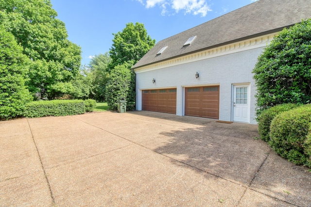 5217 Apple Mill Ct, Brentwood, TN 37027 - garage with driveway
