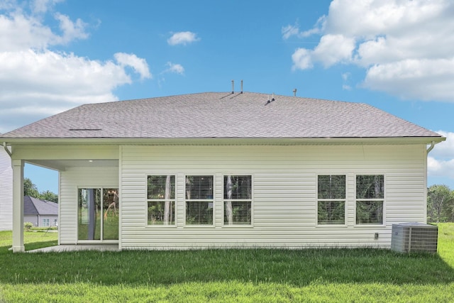 708 Brody Ct, Antioch, TN 37013 - rear view of house featuring a lawn and a shingled roof