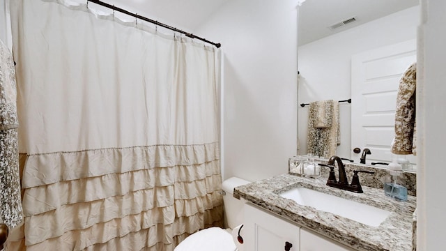 5020 E Mayflower Ct, Greenbrier, TN 37073 - full bath with visible vents, curtained shower, toilet, and vanity