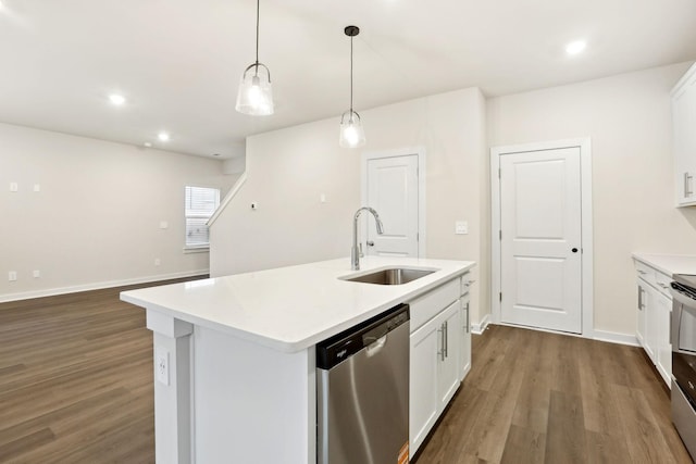4228 Skyridge Dr, Nashville, TN 37207 - kitchen with stainless steel appliances, a sink, dark wood-style flooring, and recessed lighting