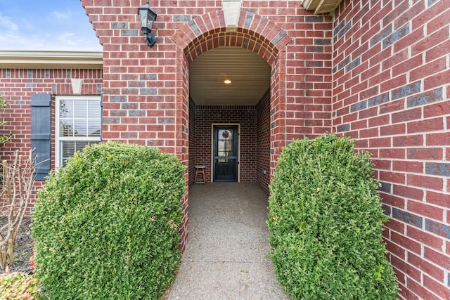 1060 Campbell Ave, Gallatin, TN 37066 - property entrance featuring brick siding