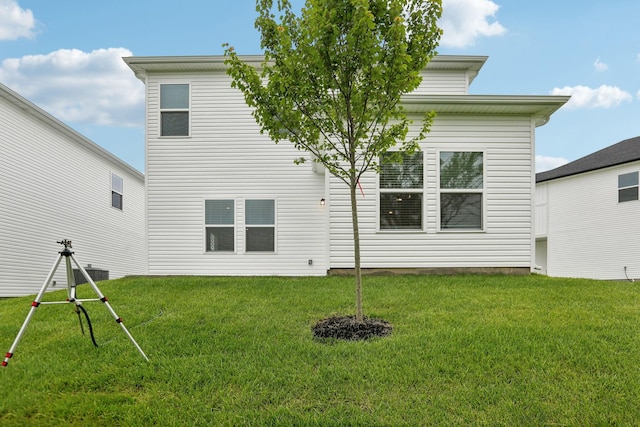 4220 Skyridge Dr, Nashville, TN 37207 - rear view of house with a yard
