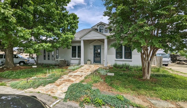 2606 Westwood Dr, Nashville, TN 37204 - bungalow-style home with stucco siding