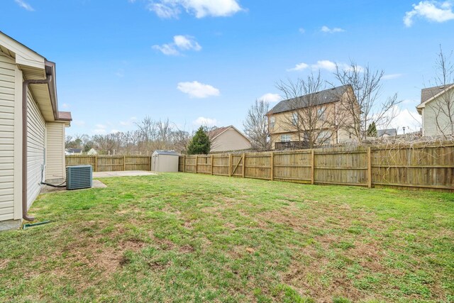 568 Tracy Ln, Clarksville, TN 37040 - fenced backyard with a storage unit