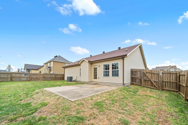 568 Tracy Ln, Clarksville, TN 37040 - back of house featuring a patio and a fenced backyard
