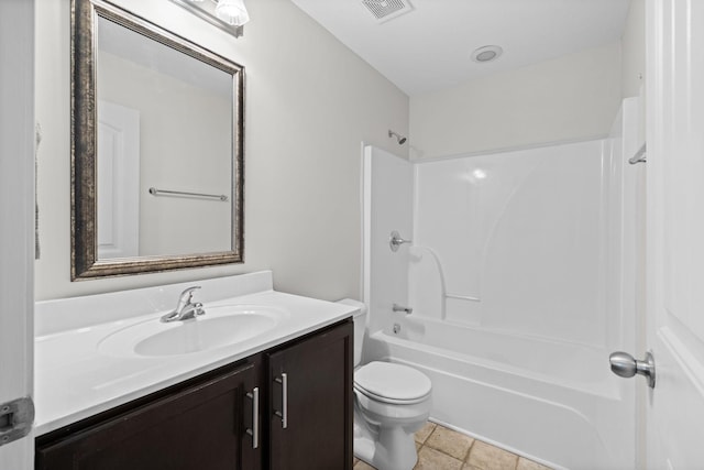 568 Tracy Ln, Clarksville, TN 37040 - full bathroom featuring vanity, bathtub / shower combination, and tile patterned floors