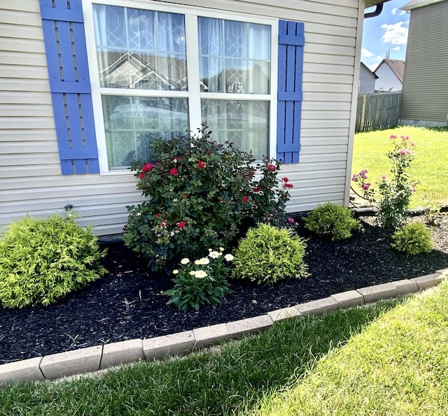 568 Tracy Ln, Clarksville, TN 37040 - view of side of property