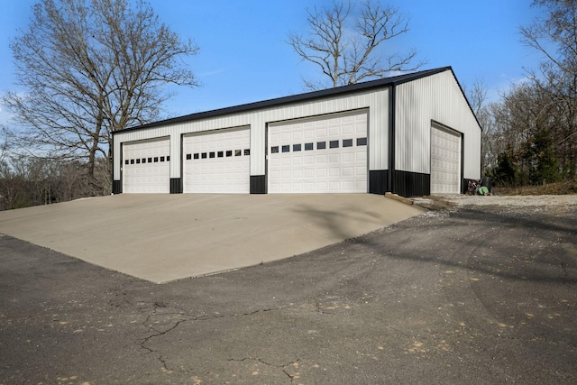 view of detached garage