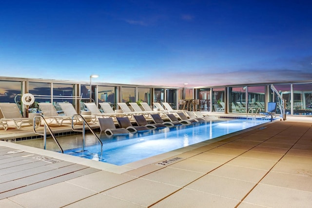 1616 W End Ave Unit 2602, Nashville, TN 37203 - community pool with a patio