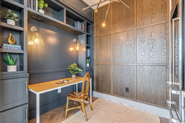 1616 W End Ave Unit 2602, Nashville, TN 37203 - home office featuring built in shelves