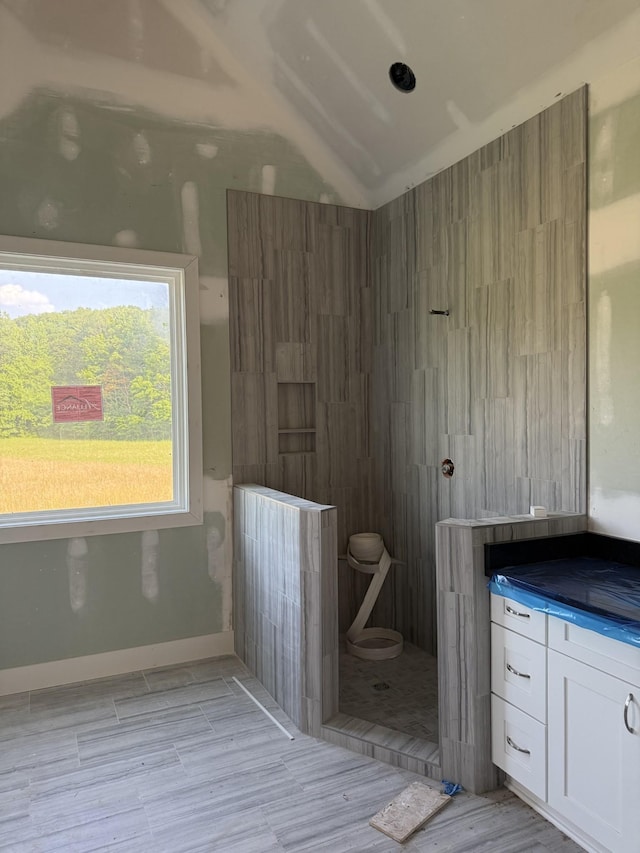 1513 Garners Creek Rd, Dickson, TN 37055 - bathroom featuring wood finished floors