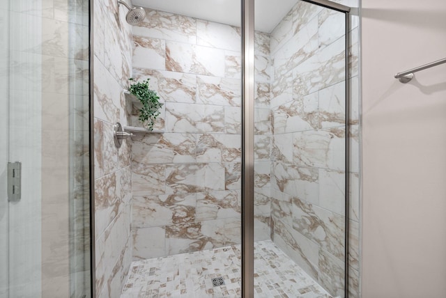 150 Cardinal Crk, Clarksville, TN 37040 - bathroom with a stall shower