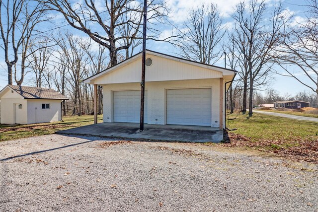view of detached garage