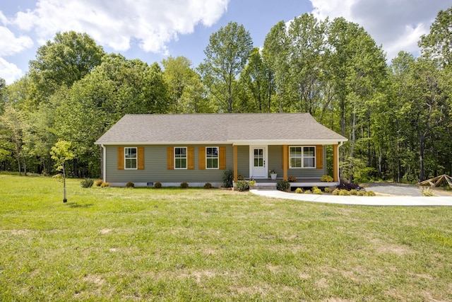 ranch-style home featuring a porch, roof with shingles, and a front yard