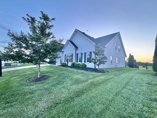 3927 Runyan Cv, Murfreesboro, TN 37127 - view of front of house featuring a lawn
