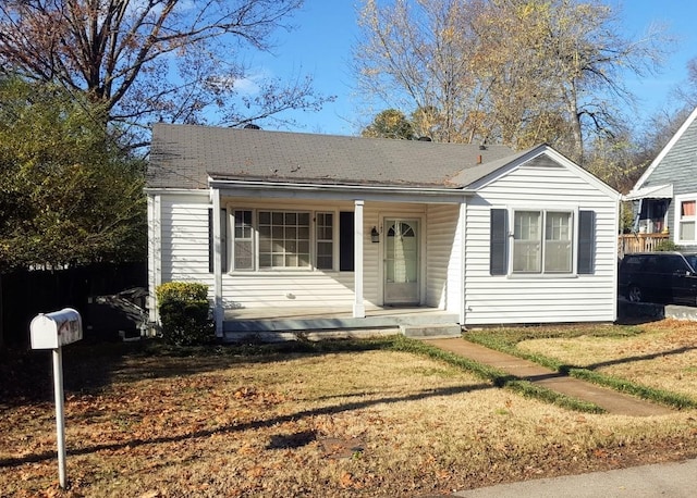 143 39th Ave N, Nashville, TN 37209 - view of front facade featuring a porch and a front lawn