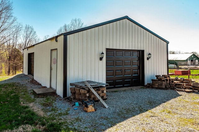 view of outdoor structure with an outdoor structure