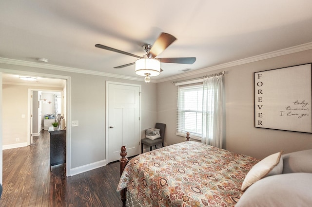 bedroom featuring dark wood-style floors, ceiling fan, visible vents, baseboards, and ornamental molding