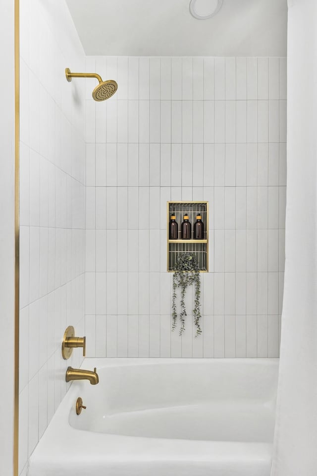 234 Spring St, La Vergne, TN 37086 - full bath with shower / bath combination with curtain