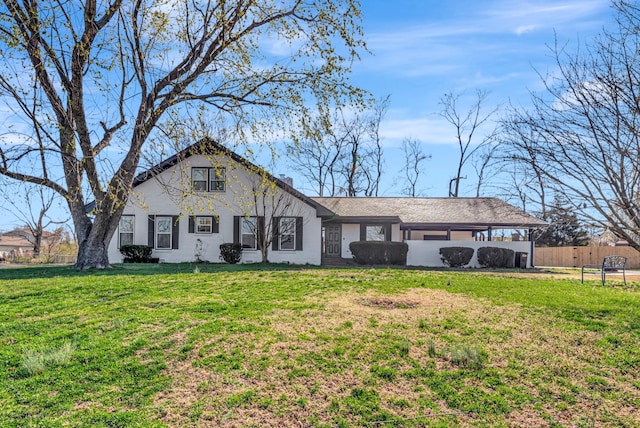 1179 Langwood Dr, Gallatin, TN 37066 - view of front facade with an attached garage, fence, and a front yard