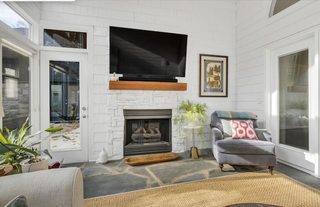 915 Overton Lea Rd, Nashville, TN 37220 - living area with a fireplace and concrete flooring