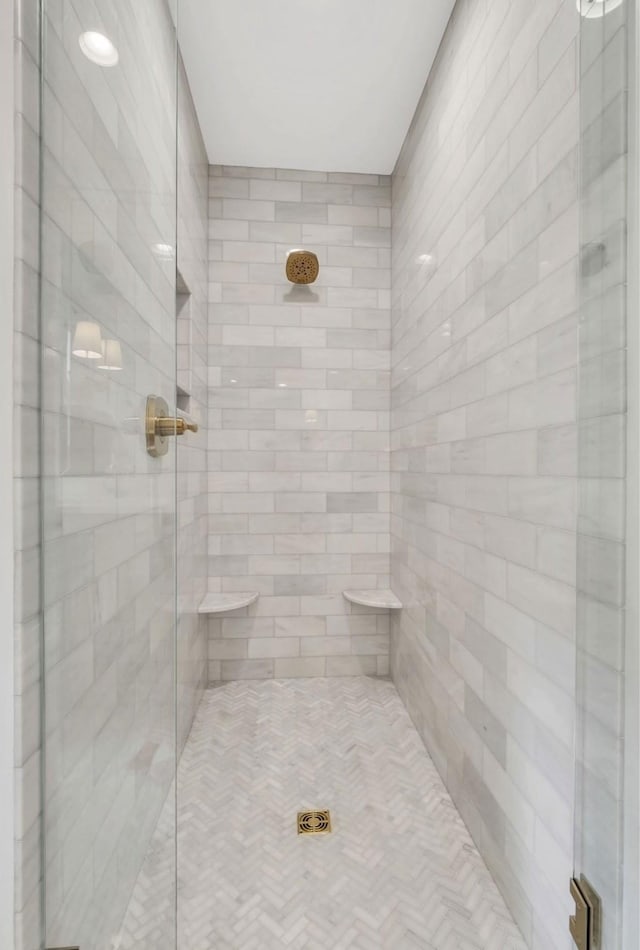 915 Overton Lea Rd, Nashville, TN 37220 - bathroom featuring a stall shower