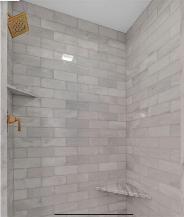 915 Overton Lea Rd, Nashville, TN 37220 - full bath featuring tiled shower