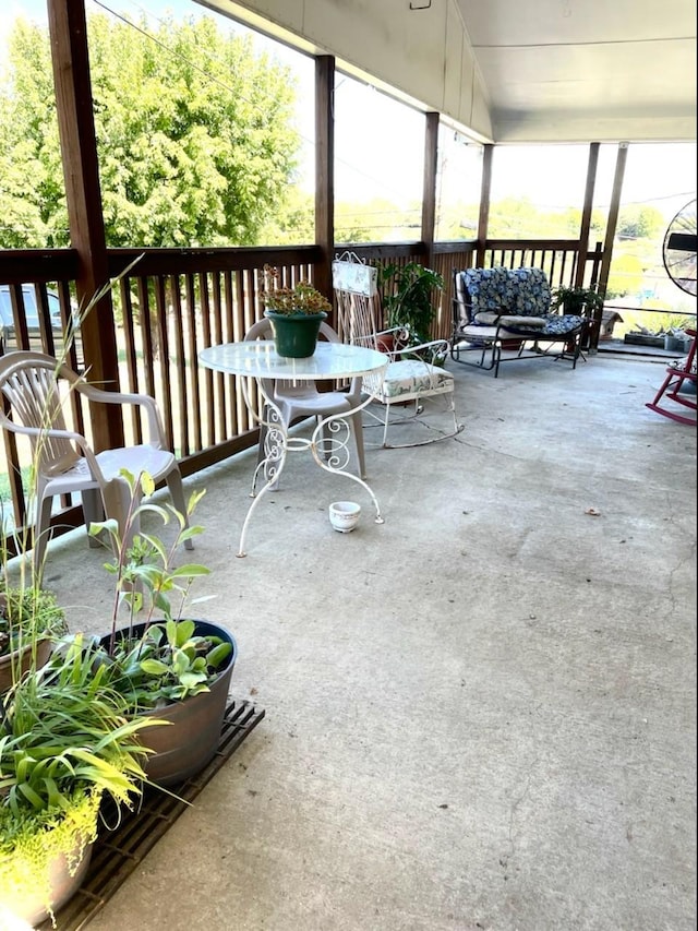 139 Hillcrest Cir, Gordonsville, TN 38563 - view of sunroom