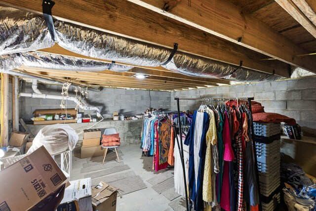 view of unfinished basement