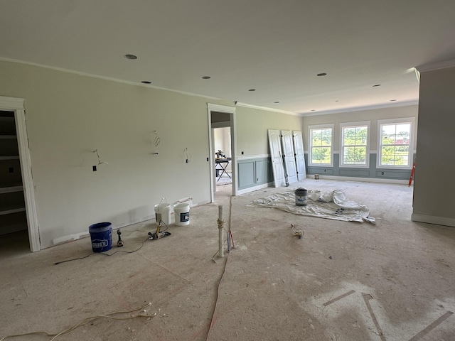 230 Hall Ct, Clarksville, TN 37043 - unfurnished living room with crown molding