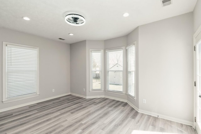102 Highland Rdg, Hendersonville, TN 37075 - empty room featuring recessed lighting, light wood-style floors, baseboards, and visible vents