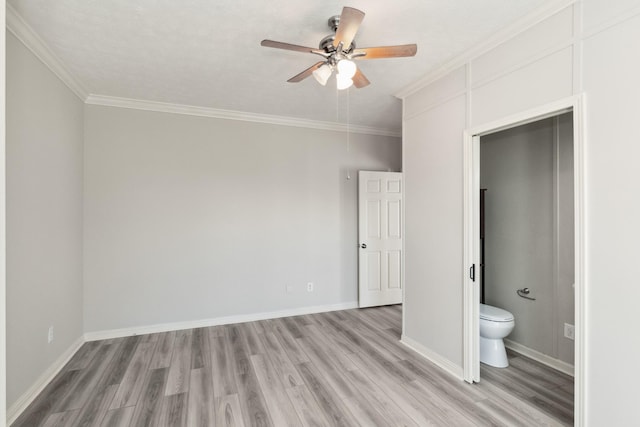 102 Highland Rdg, Hendersonville, TN 37075 - unfurnished bedroom featuring baseboards, crown molding, and light wood finished floors