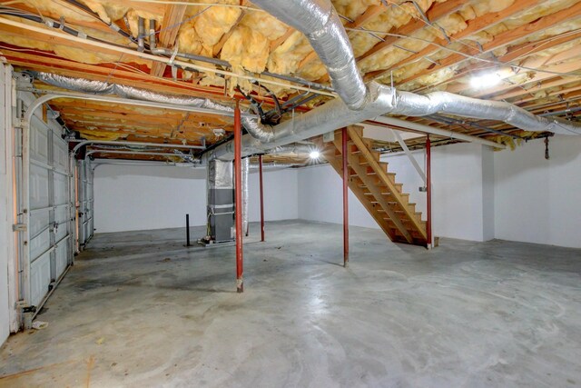 526 Christel Springs Dr, Clarksville, TN 37043 - unfinished below grade area with heating unit