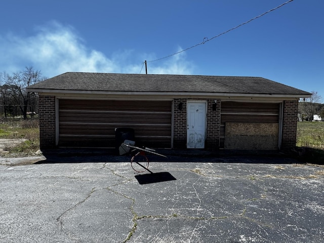 view of detached garage